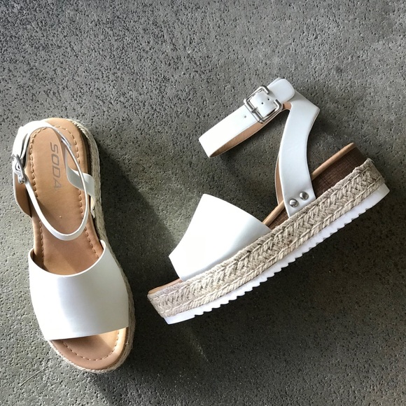 Best Seller! Best Closet! Soda White Espadrille Flatform Sandals Nu Shuz - Picture 6 of 9